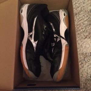 Mizuno wave hurricane volleyball shoes